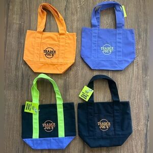 Trader Joe's Trick-or-Treat Canvas Tote Bag(set of 4)